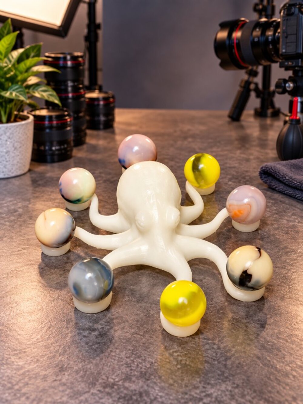 Uranium Glass Marbles Set with 3D Octopus Display 8pc 1/2"  # 01